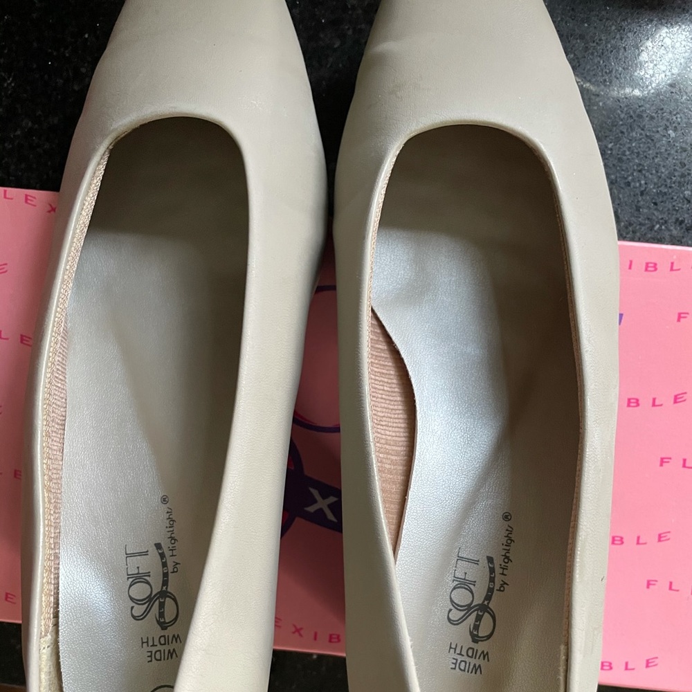 Dress shoe